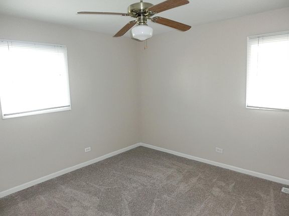 5th image of 9321 W Magnolia Ave