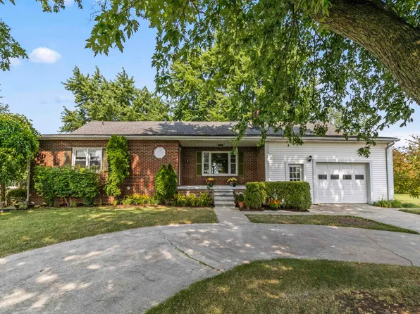 5840 Rattle Run Rd, Saint Clair, MI 48079