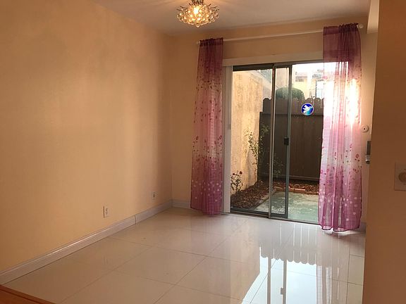 3rd image of 821 S Chapel Ave APT 4