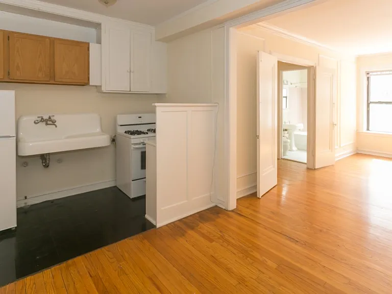1211 W Elmdale #L2 — Photo 6