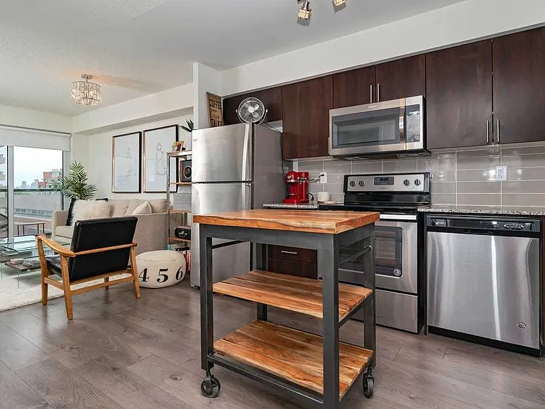 1420 Dupont St #615 — Photo 2