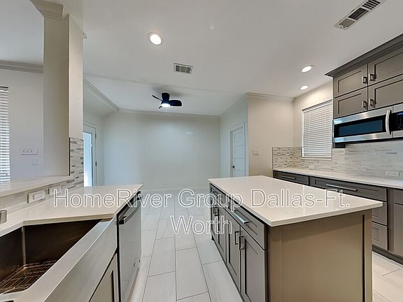 3rd image of 2400 Royal Troon Dr