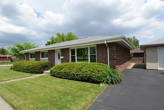 1st image of 632 Victoria Ln