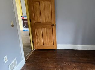 667 East Ave #2, Warwick, RI 02886