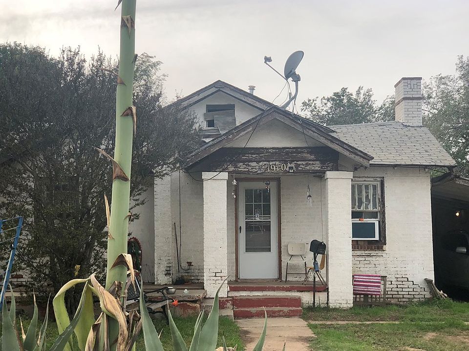 2nd image of 1910 Scurry St