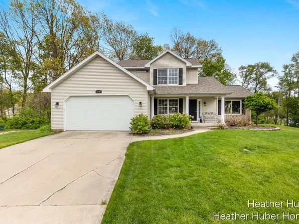 5196 S Oakvale Ct SW, Wyoming, MI 49519