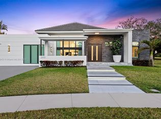 2610 Oak Park Dr, Davie, FL 33330