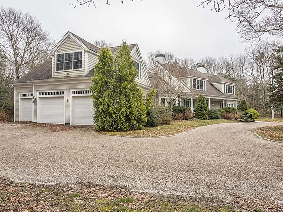 2nd image of 10 Wintergreen Ln