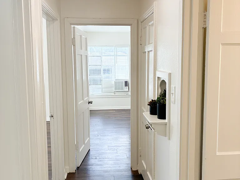 110 W Oakview Pl #2 — Photo 7