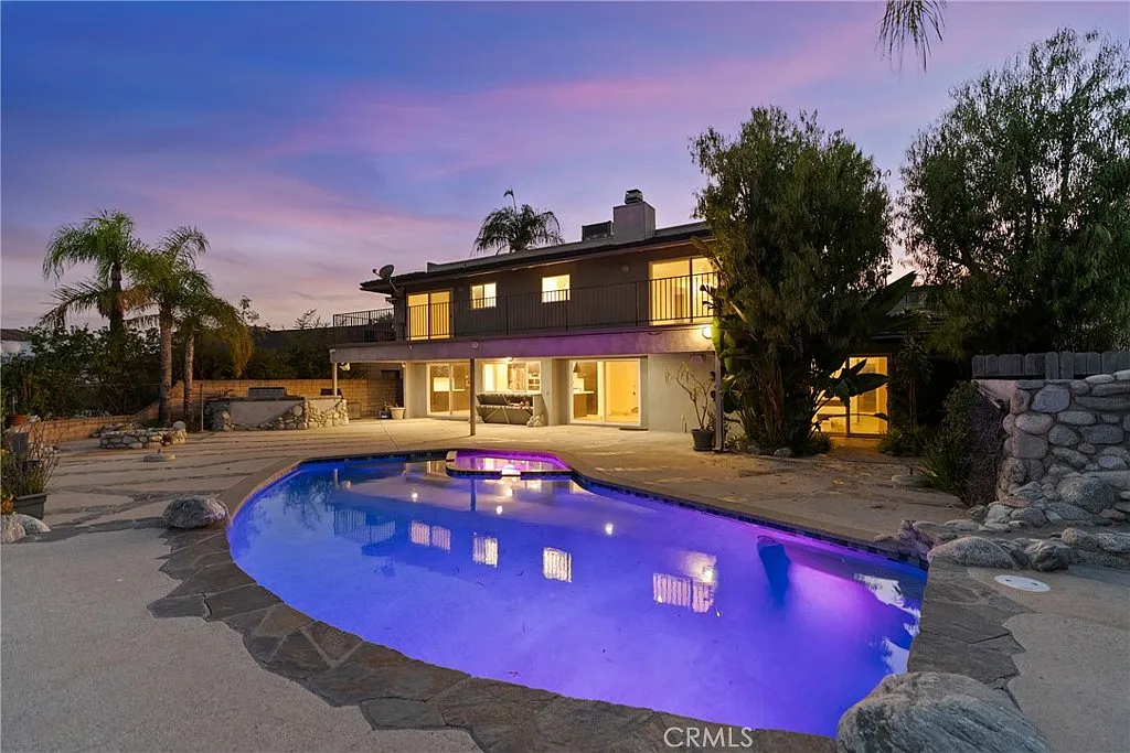 5 bed, 2696 sqft, $8,250 — Photo 2