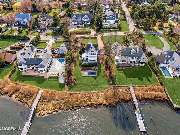 5th image of 585 Little Silver Point Road