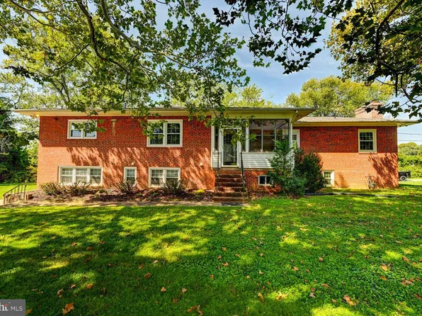 323 Academy Ave, Reisterstown, MD 21136