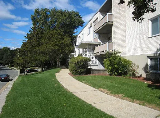 29 Jacqueline Rd #E — Photo 2