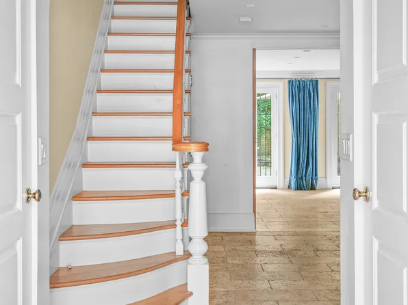 522 East 89th Street image 7 of 41