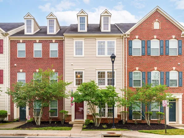 7015 Trek Way, Gainesville, VA 20155