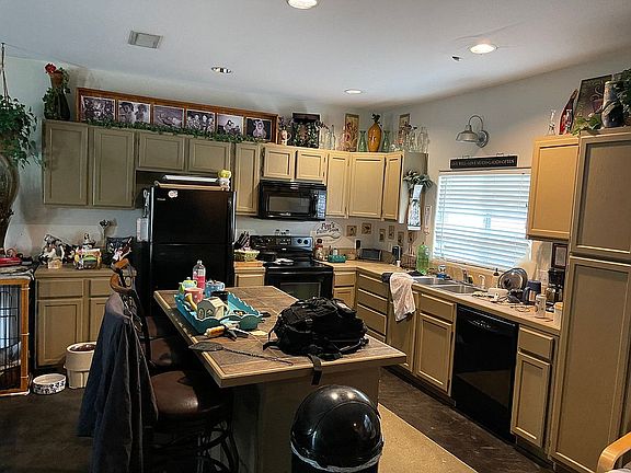 3rd image of 18409 Lake Terrace Dr