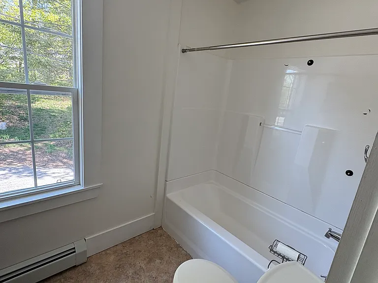 10 Knapp St #3 — Photo 7
