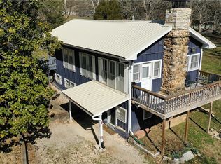 214 Squire Beaver Rd, Eureka Springs, AR 72631