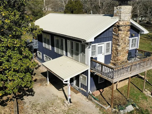 214 Squire Beaver Rd, Eureka Springs, AR 72631