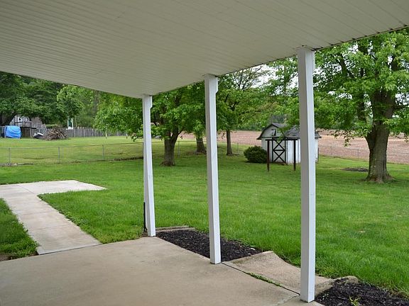 3rd image of 364 Hillandale Dr NE