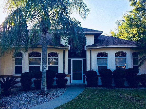 5th image of 1012 SE 17th Pl