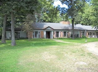 331 Old Sutton Rd, Barrington, IL 60010