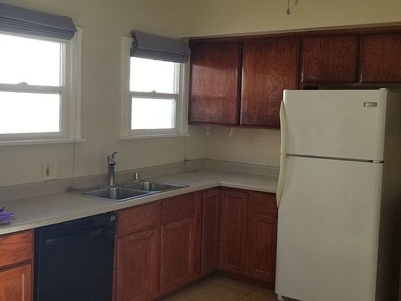 4th image of 1427 17th St APT B