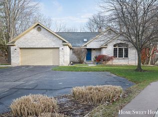 2202 Burton Pointe Blvd SE, Grand Rapids, MI 49546
