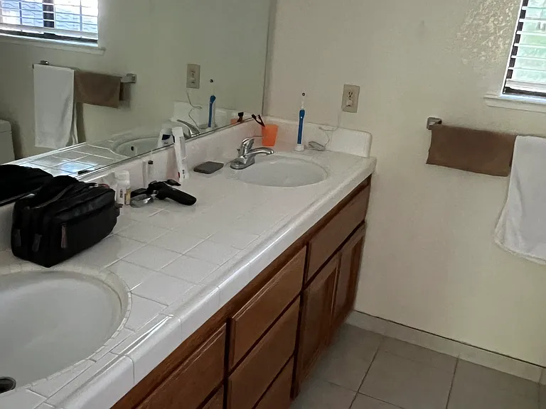 1179 Seamas Ave — Photo 3