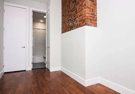 4th image of 640 Kosciusko St #3