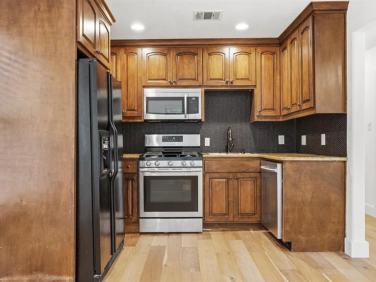 6802 Villita Avenida St — Photo 15