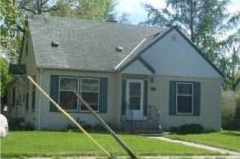 1st image of 282 Bernard St E