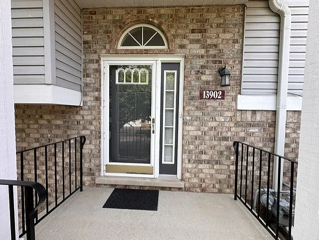 13902 S Cambridge Cir #13902 — Photo 4