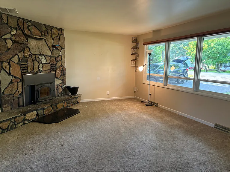 1405 Main St — Photo 6