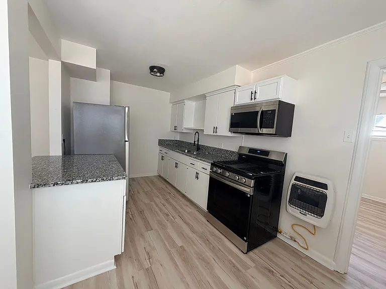 North Fillmore Apartments — Photo 12