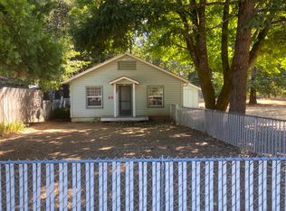 137 N Junction Ave, Cave Junction, OR 97523