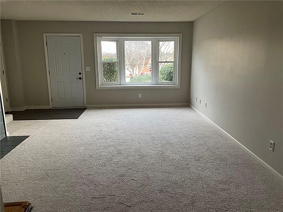 5th image of 241 High Creek Dr