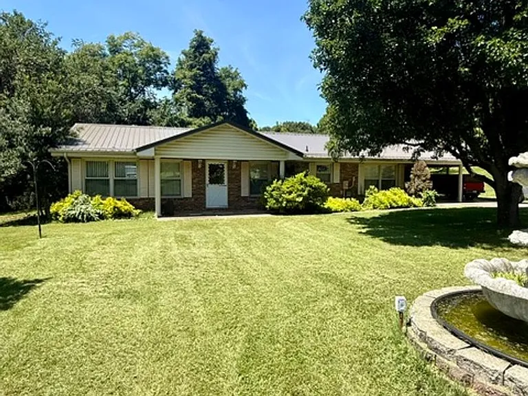 2529 McLean Rd — Photo 1
