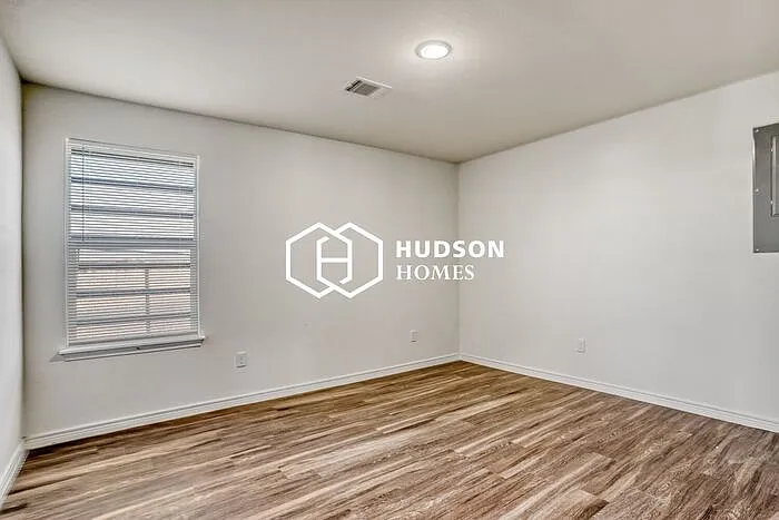 1200 N Van Buren St — Photo 10