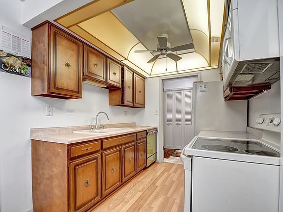 5th image of 4111 W 98th St #2C