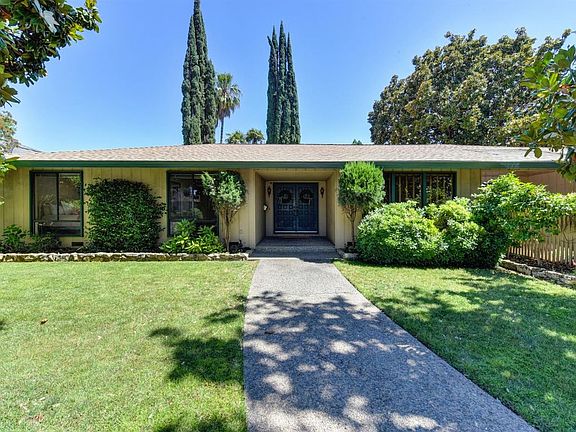 2nd image of 4718 Dovercourt Cir