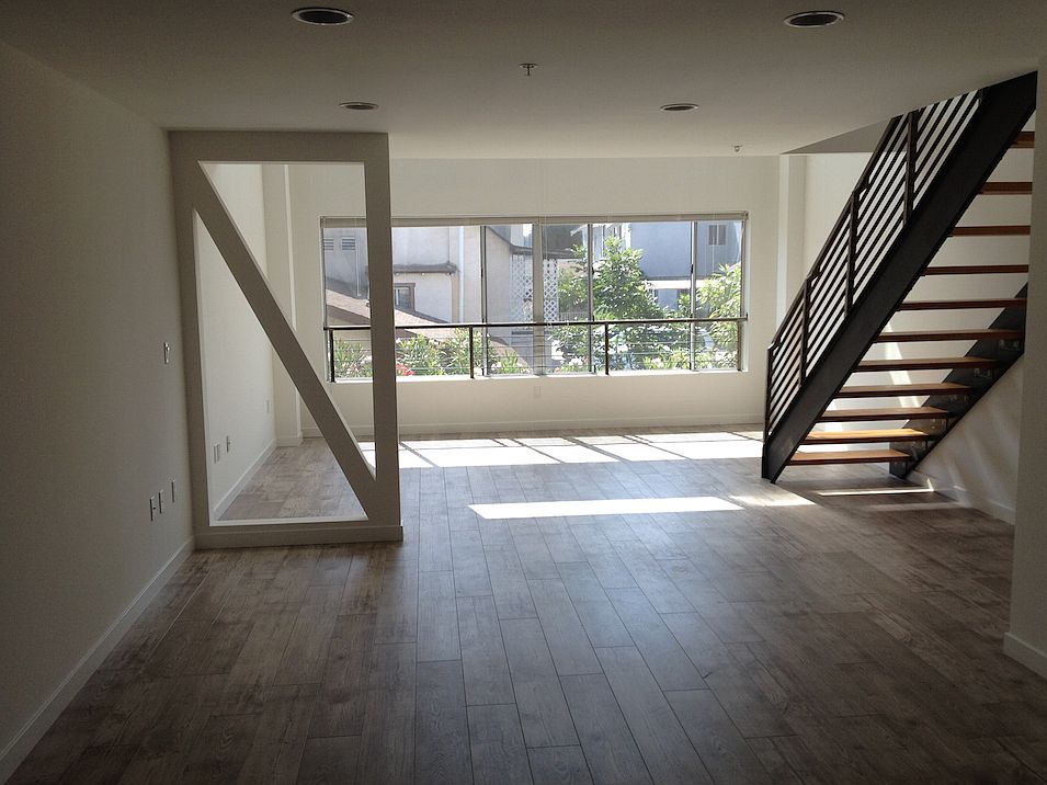 2nd image of 1030 N Alvarado St APT 309