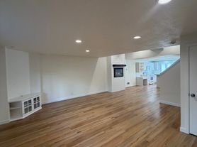 1050 NE Butler Market Rd, Bend, OR