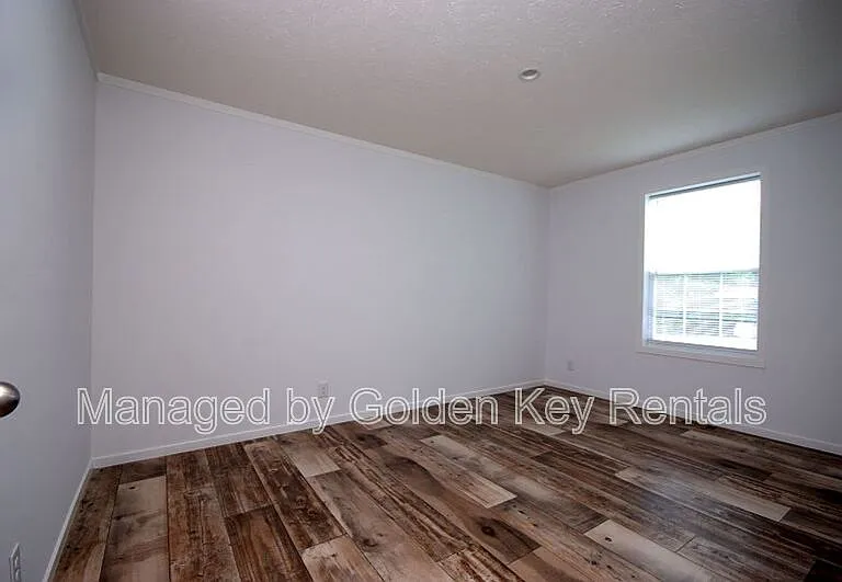 106 Lane St — Photo 10