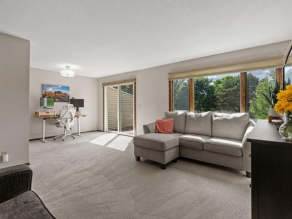 5th image of 4656 Ridge Cliff Dr
