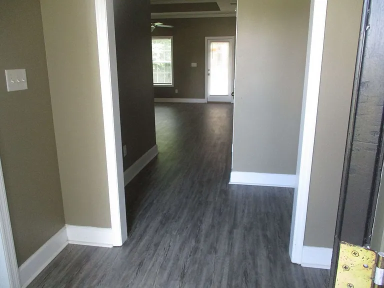 139 Tabatha St — Photo 6
