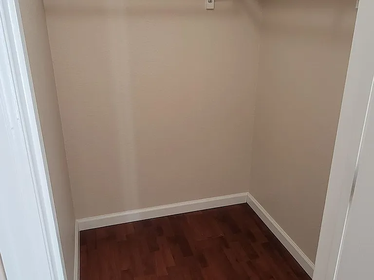 1427 N Challenger Dr — Photo 7