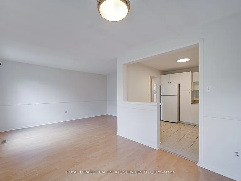 3500 Glen Erin Dr #4 — Photo 6
