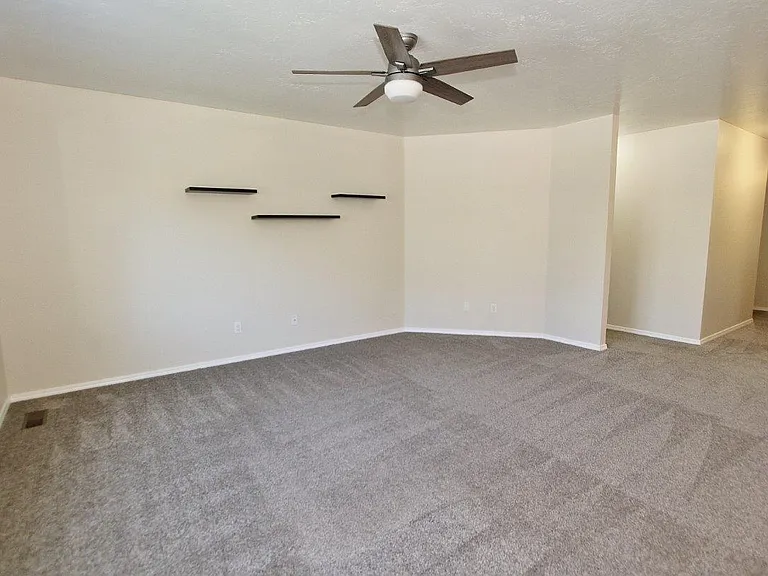 10016 W Littlewood St — Photo 10
