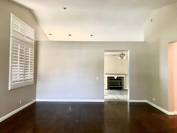 2nd image of 3080 Manchester Cir